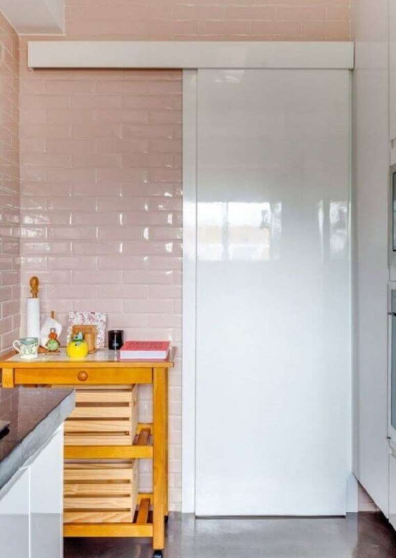 34. Porta branca de correr para banheiro &ndash; Foto Construindo decor