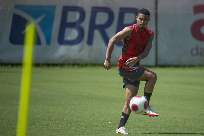 João Gomes é um dos profissionais que podem iniciar o Carioca com o Sub-20 (Foto: Alexandre Vidal/Flamengo)