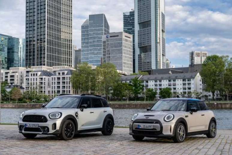 Mini híbrido plug-in e Mini elétrico