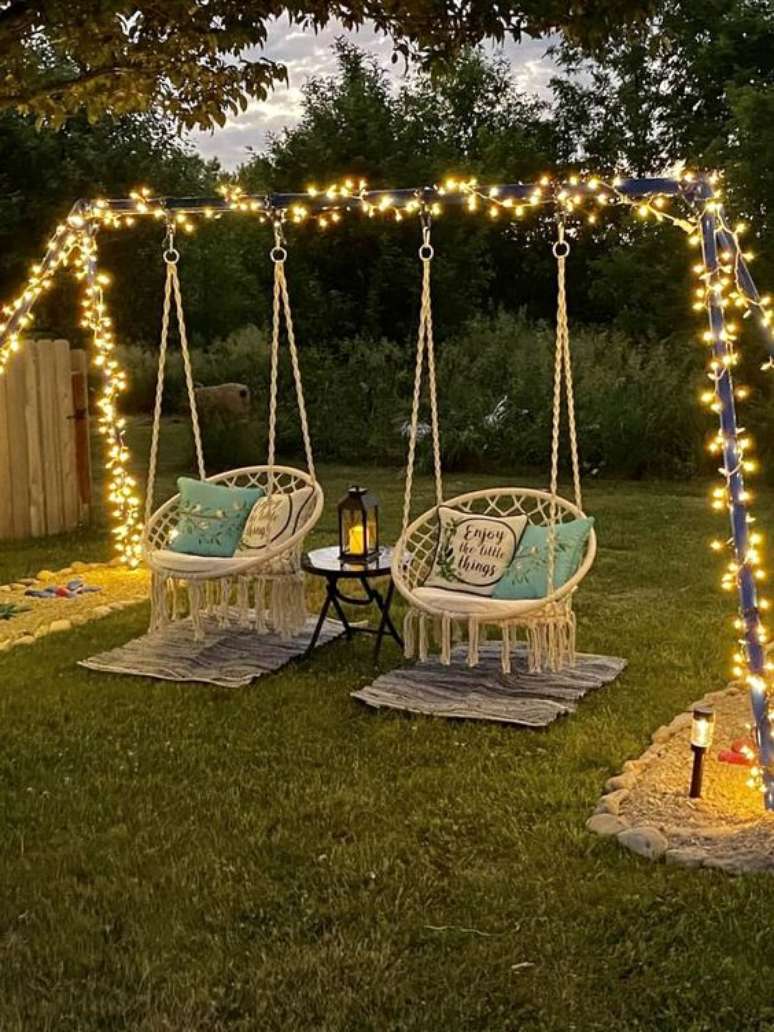 35. Lumin&aacute;ria externa para jardim com balan&ccedil;o &ndash; Foto Amazon