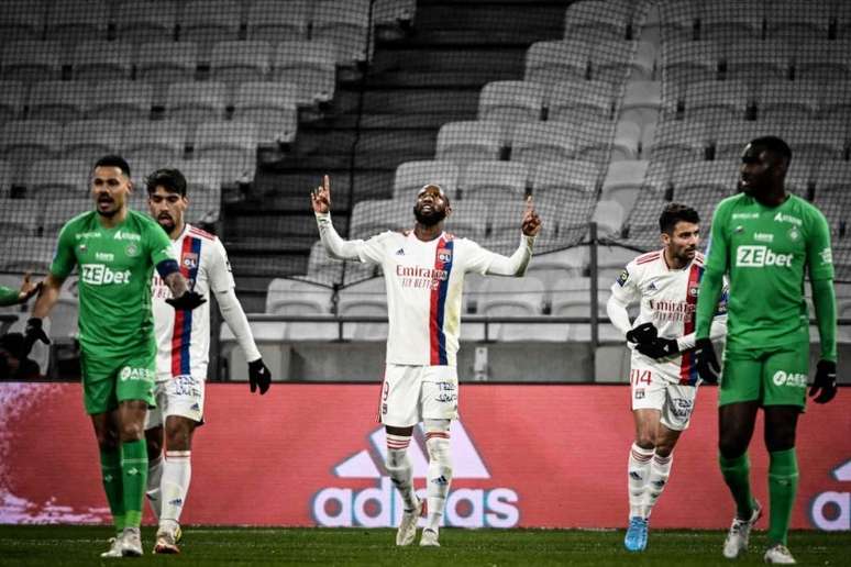Lyon chegou aos 31 pontos no Campeonato Francês com a vitória (Foto: JEFF PACHOUD / AFP)