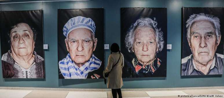 Fotos de sobreviventes do Holocausto na sede da ONU em Nova York