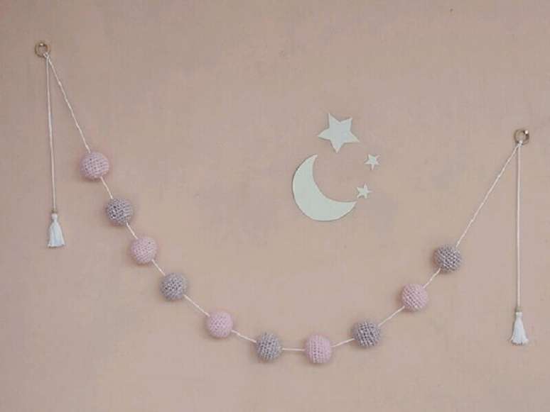 16. Delicado enfeite de parede feito com amigurumi &ndash; Foto: Elo7