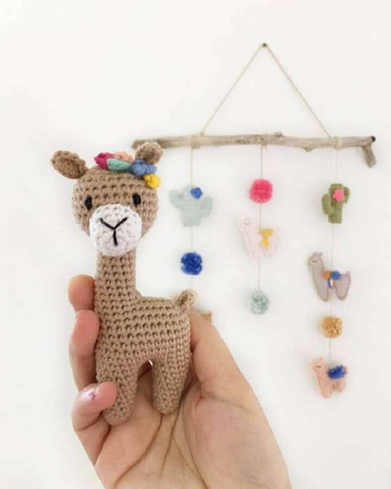 17. Decoração divertida com amigurumi como enfeite de parede – Foto: Ebru Karaca