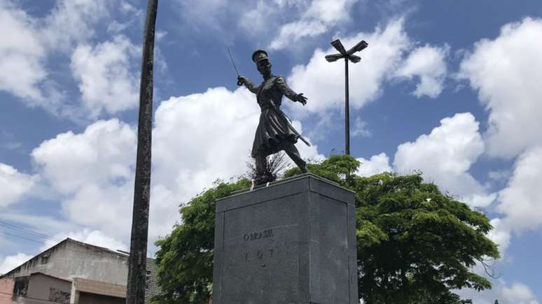 Get&uacute;lio Vargas bancou constru&ccedil;&atilde;o de est&aacute;tua de bronze em Salvador, com cerca de 1,60 m de altura, localizada ainda hoje no Largo da Soledade, no centro hist&oacute;rico da capital baiana