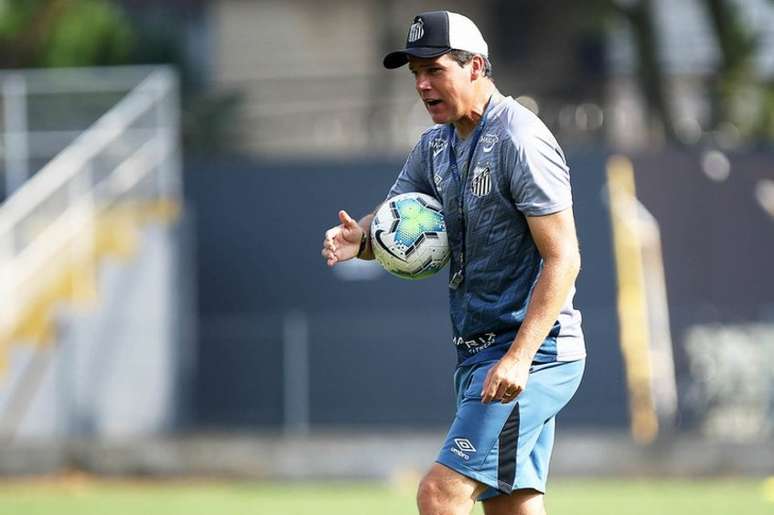 Elder Campos não divulgou o substituto de Lucas Barbosa na final (FOTO: Pedro Ernesto Guerra Azevedo/Santos FC)