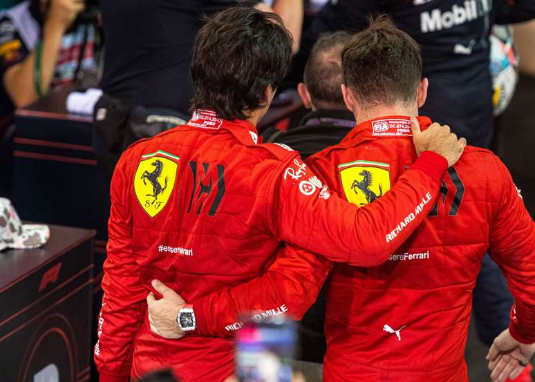 Leclerc e Sainz voltam à pista nesta semana com a Ferrari 