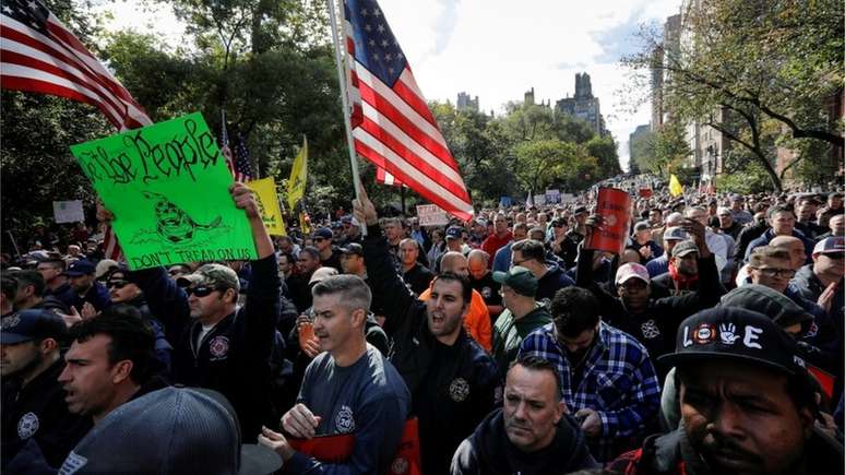 A oposição à vacinação obrigatória, que gerou protestos em outubro em Nova York, ressurgiu nos EUA.