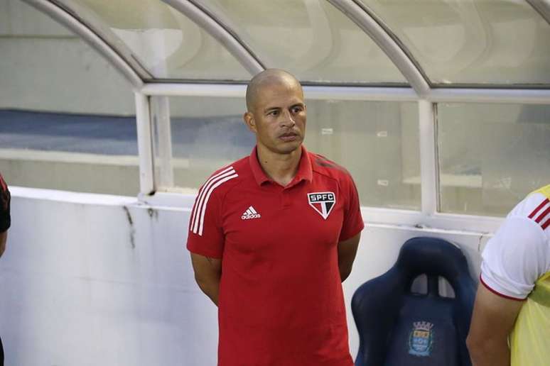 Alex fez bom trabalho em sua primeira temporada como treinador (Foto: Paulo Pinto / saopaulofc.net)