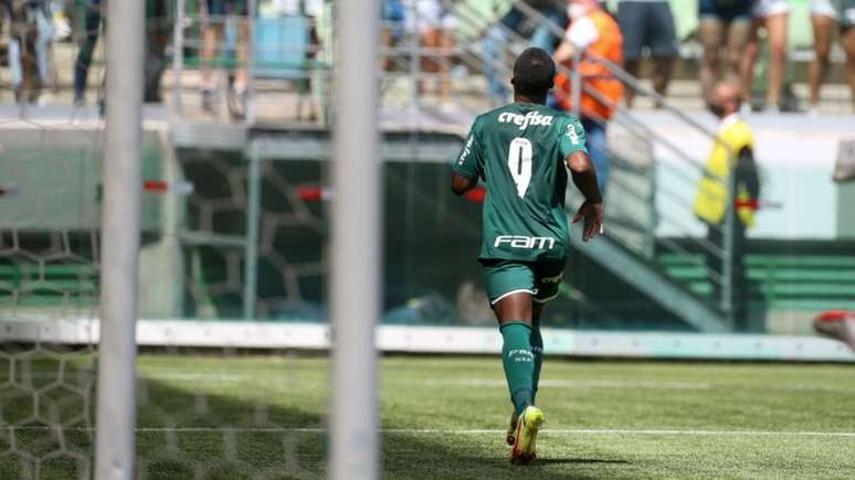 Com apenas 15 anos, Endrick já participou de jogo-treino com os profissionais (Foto: Cesar Grecco/Palmeiras)