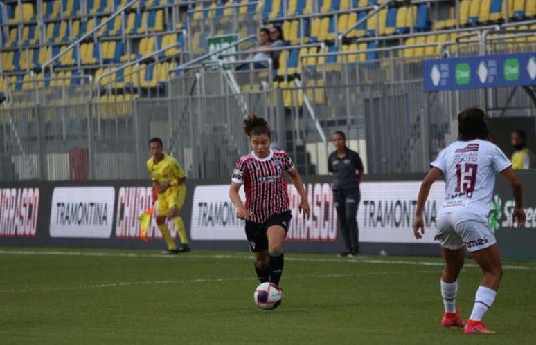 Clara vai para a segunda temporada no time principal (Foto: Gabriela Montesano / saopaulofc.net)