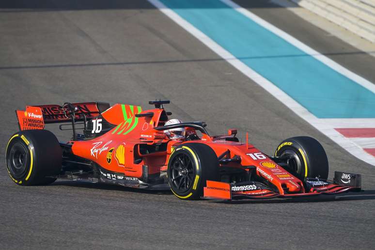 Após o fim da temporada, os pilotos puderam testar nos novos compostos de 2022 em Abu Dhabi 