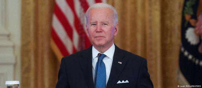 Ao ser questionado se consideraria a possibilidade de impor sanções diretamente contra Putin, Biden respondeu que sim