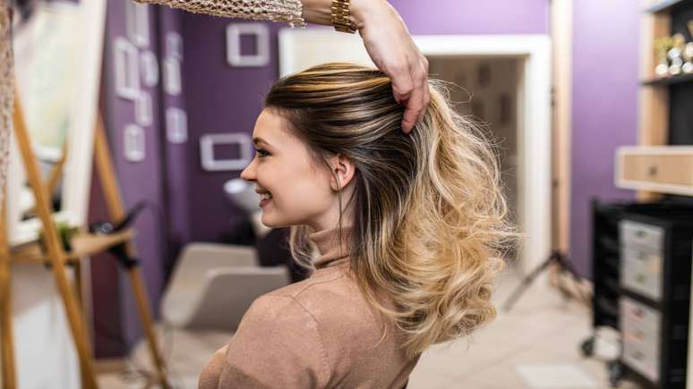 As luzes no cabelo são ótimas para quem deseja dar um toque diferente no visual