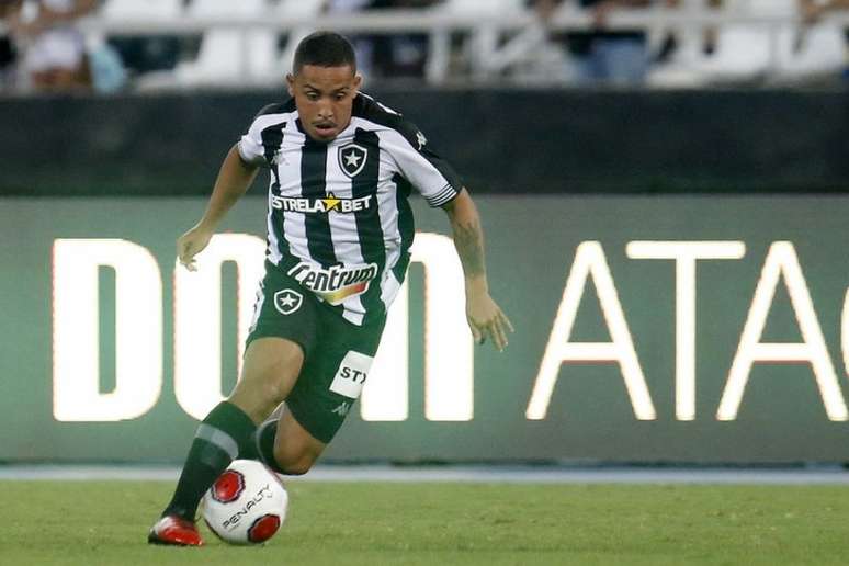 Rikelmi fez sua estreia pelo profissional do Botafogo nesta terça-feira (Foto: Vítor Silva/Botafogo)