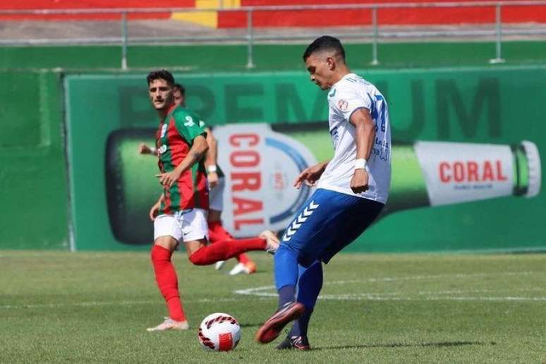 Guilherme Silva em atuação pelo Vianense, de Portugal (Divulgação/Vianense)