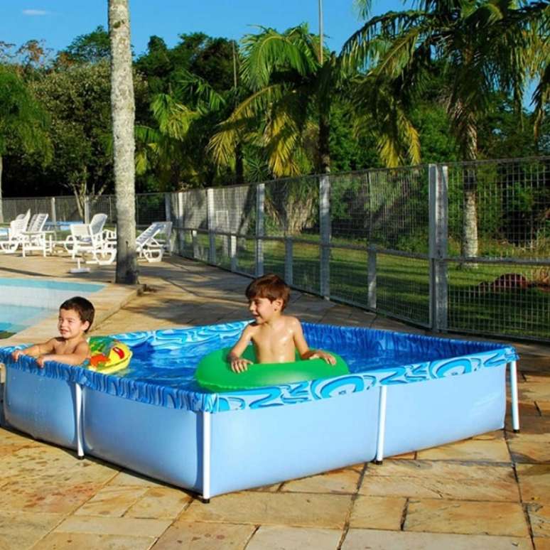 31. Piscina quadrada estruturada para crian&ccedil;as &ndash; Foto Lojas Benoit