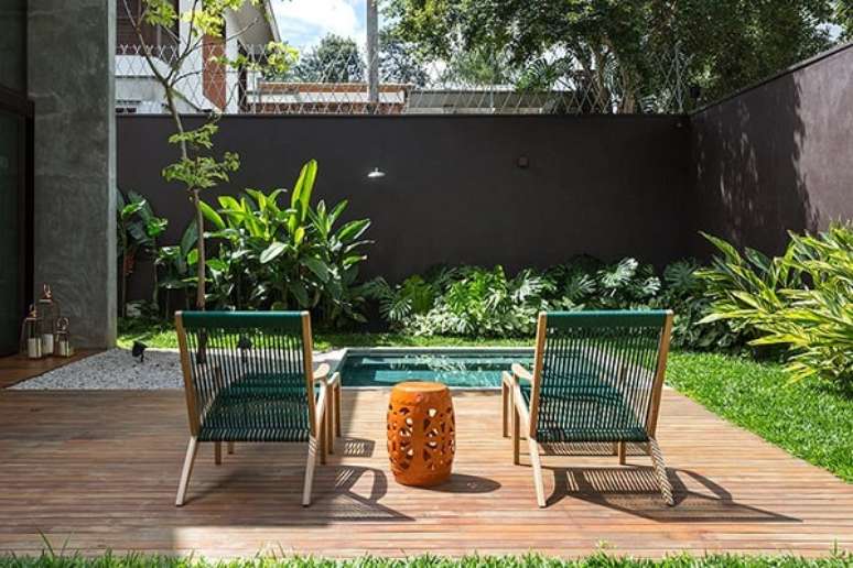 43. Piscina quadrada pequena para quintal &ndash; Foto Arkitito Arquitetura