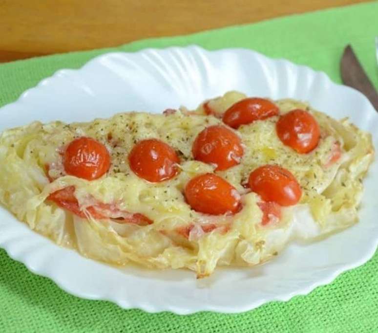 Pizza de repolho fit (Reprodução / Guia Cozinha)