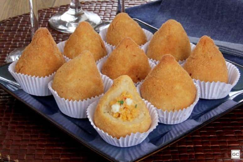 Guia da Cozinha - Coxinha de frango com massa de batata