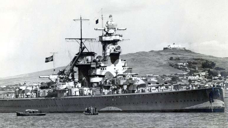 Com seis canhões de 280 milímetros, o Graf Spee era um navio de guerra mortal e sofisticado