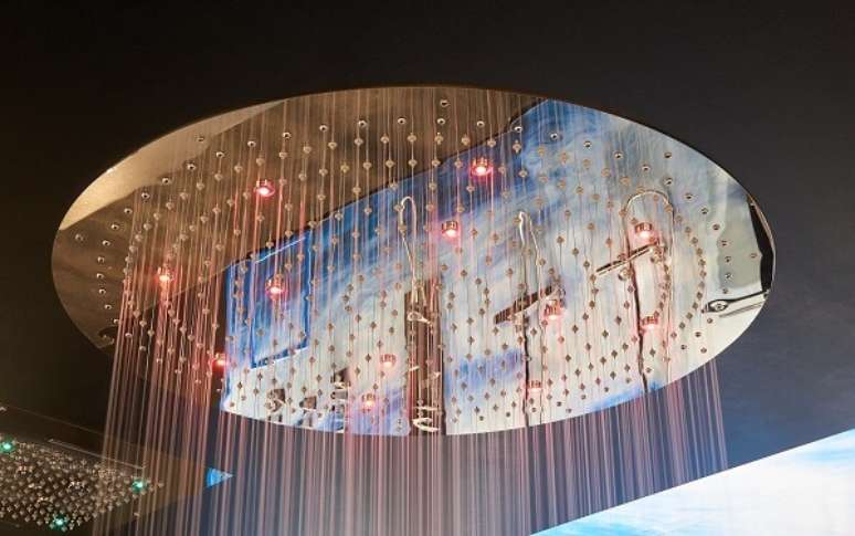 1. Banheiro com led para banhos relaxantes – Foto iStock