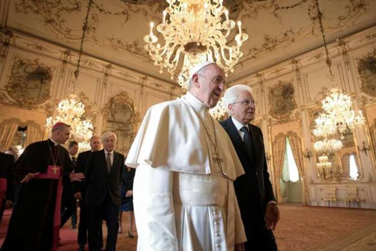 Papa Francisco e Sergio Mattarella durante encontro em 2017