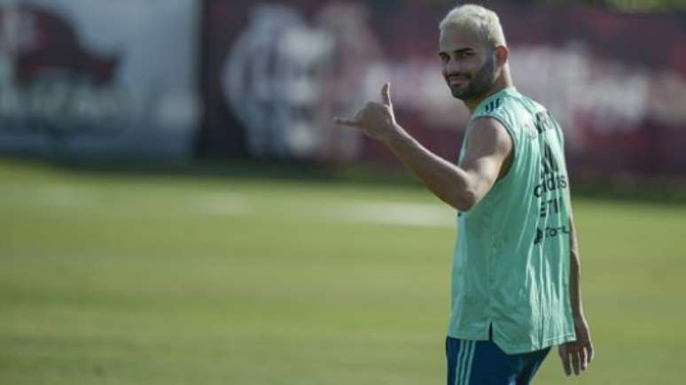 Thiago Maia renovou contrato neste ano (Foto: Alexandre Vidal/CRF)