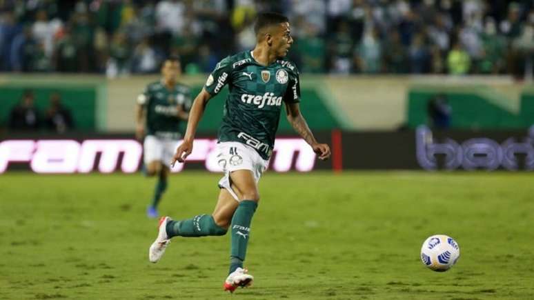 Giovani tem sido alvo do interesse do Ajax, mas Palmeiras não quer vendê-lo (Foto: Fabio Menotti/Palmeiras)