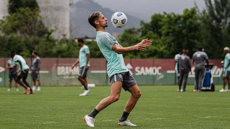 Gabriel Teixeira vinha se recuperando de lesão muscular (Foto: Lucas Merçon/Fluminense FC)