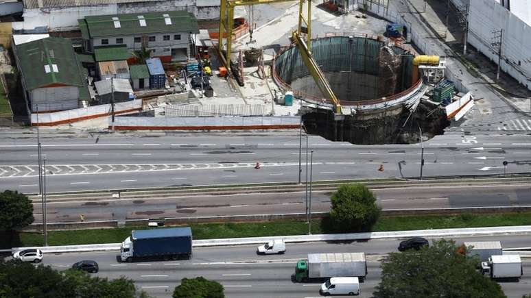 Acidente deve atrasar ainda mais entrega de obra