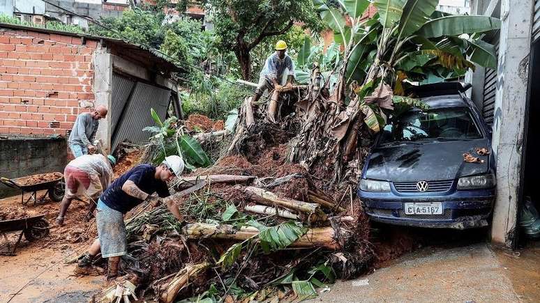 Pelo menos 24 pessoas morreram no Estado de São Paulo em virtude dessas chuvas nos últimos dias