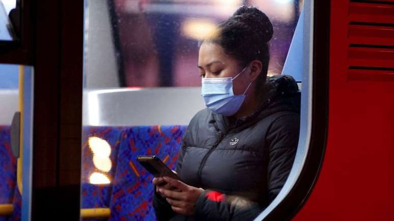 Autoridades de saúde britânicas classificaram a BA.2 como uma "variante sob investigação"