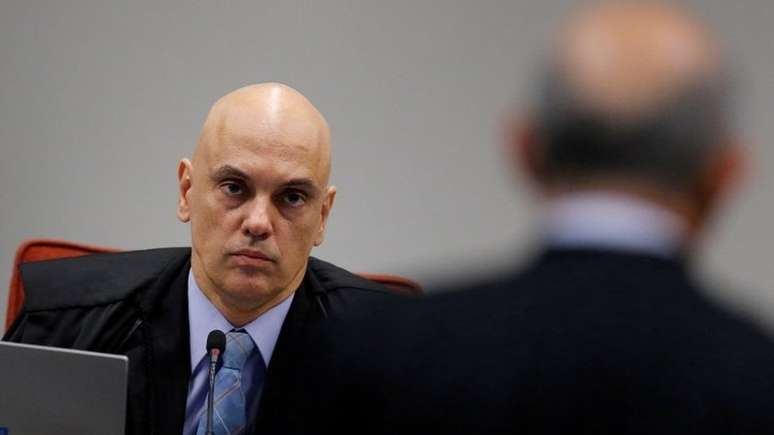 Alexandre de Moraes avaliar&aacute; possibilidade de indiciamento de Bolsonaro