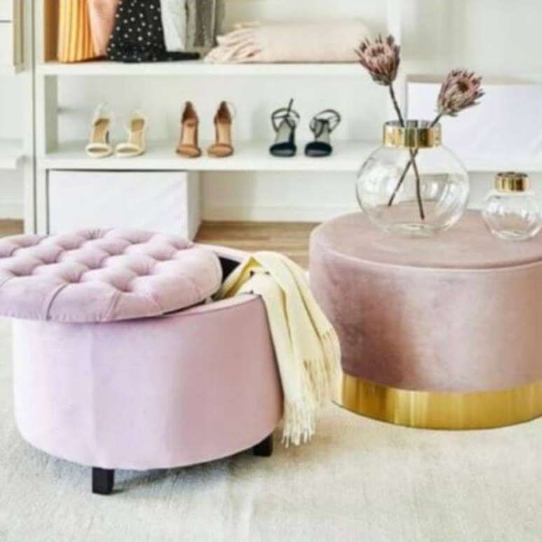 7. M&oacute;veis inteligentes para sala de estar com puff bau &ndash; Foto Allegro