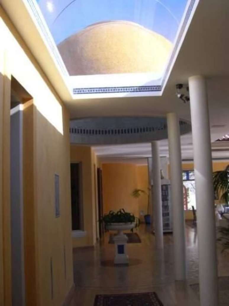 14. Claraboia de vidro ao lado de ab&oacute;bada. Projeto de Paulo Vilela