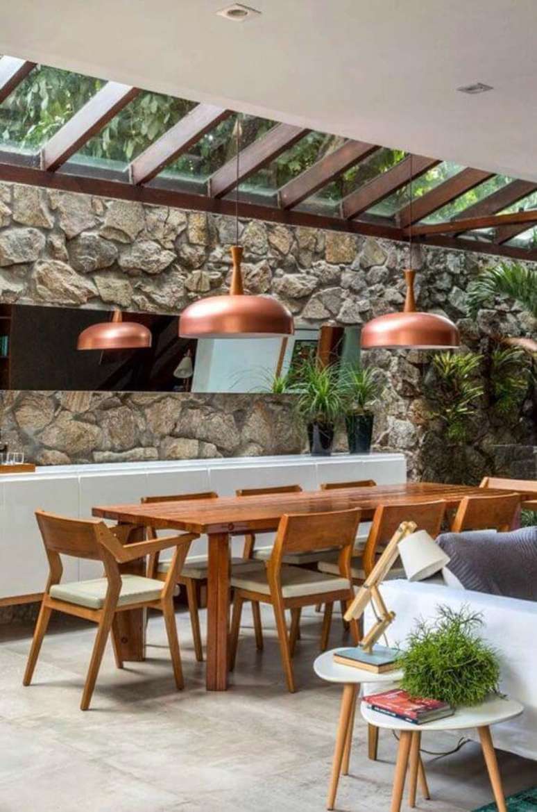 6. Sala de jantar com claraboia. Fonte: Decor F&aacute;cil