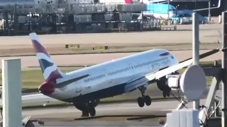 Avião arremete após ventos de 120 km/h em Londres