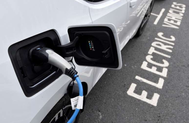 Ponto de recarga de veículos elétricos em Londres, Reino Unido
19/10/2021
REUTERS/Toby Melville