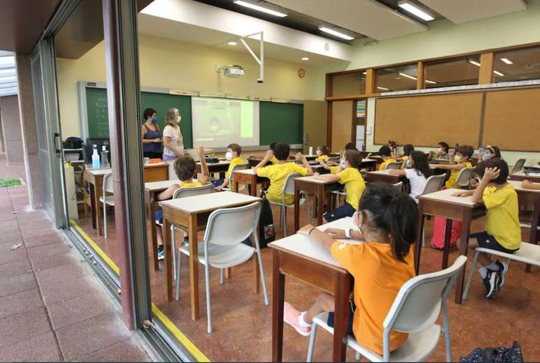 Sala do Colégio Santa Cruz, escola particular de São Paulo, mandou novas orientações para os pais para prevenção da covid-19