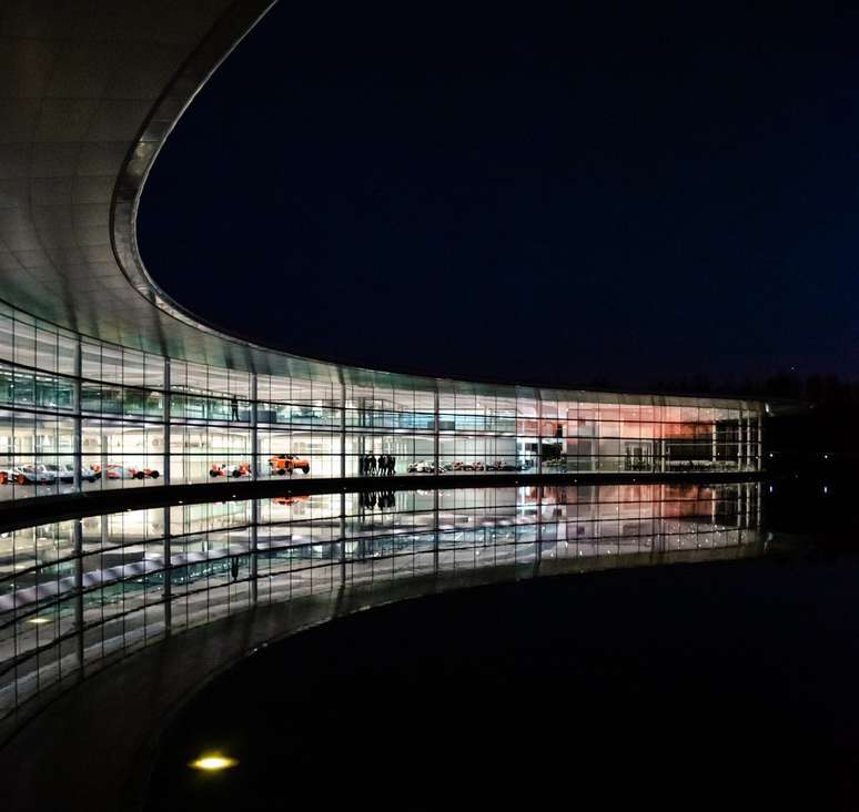 O trabalho na f&aacute;brica da McLaren &eacute; fundamental no novo regime