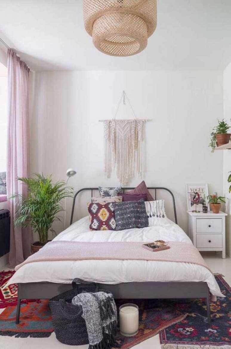 64. Quarto com macram&ecirc; parede da cabeceira &ndash; Foto Arkpad