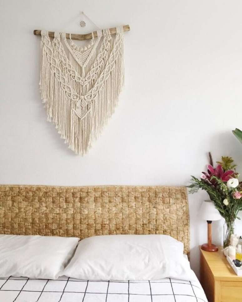 37. Macram&ecirc; parede bege para decora&ccedil;&atilde;o boho &ndash; Foto Ana Ribb
