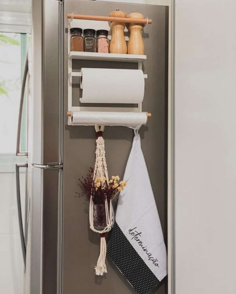 74. Cozinha com macram&ecirc; parede com plantas &ndash; Foto Nos dois e uma vida