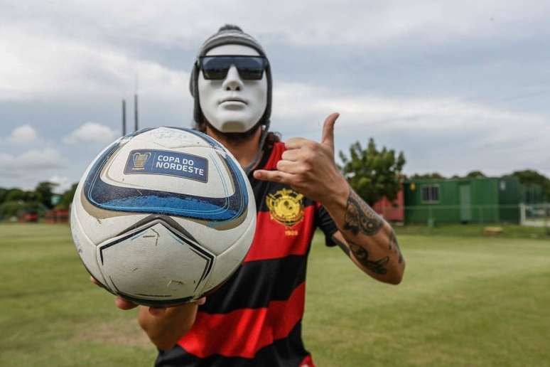 Bolívia é torcedor do Sport Recife (Foto: Paulo Paiva/ Sport Recife)