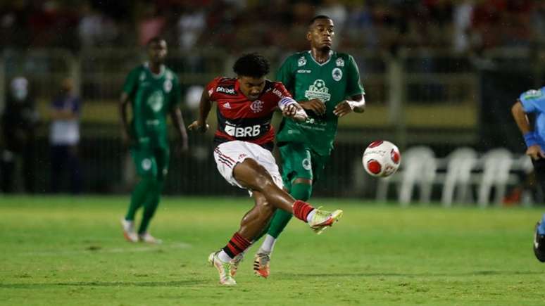 Vitinho foi um dos destaques do Flamengo na estreia do grupo principal em 2022 (Foto: Gilvan de Souza / Flamengo)