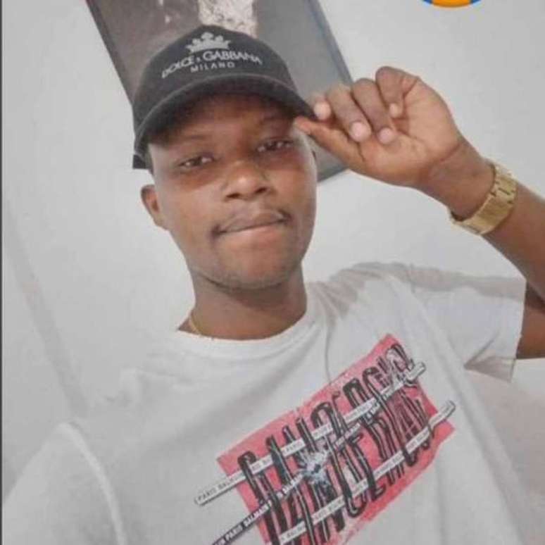 Segundo parentes, Moise Kabagambe morreu depois de ser agredido por cinco homens após cobrar uma dívida de trabalho em quiosque da Barra da Tijuca. 