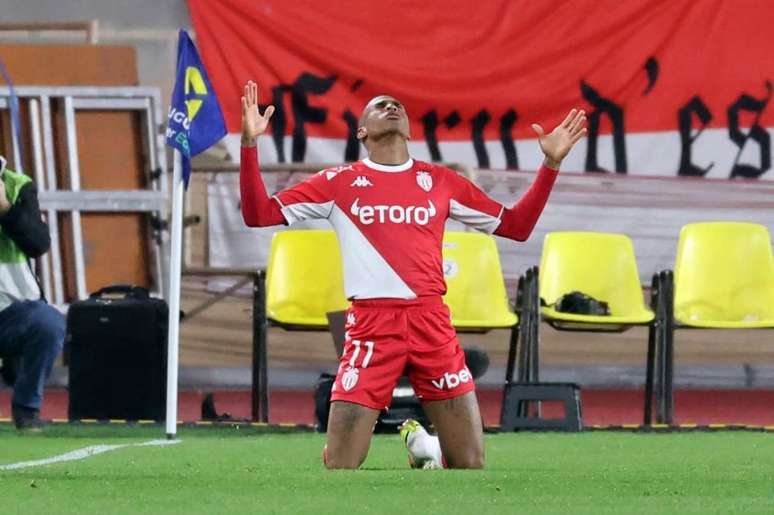 Jean Lucas vive bom momento com a camisa do Monaco (Foto: VALERY HACHE / AFP)