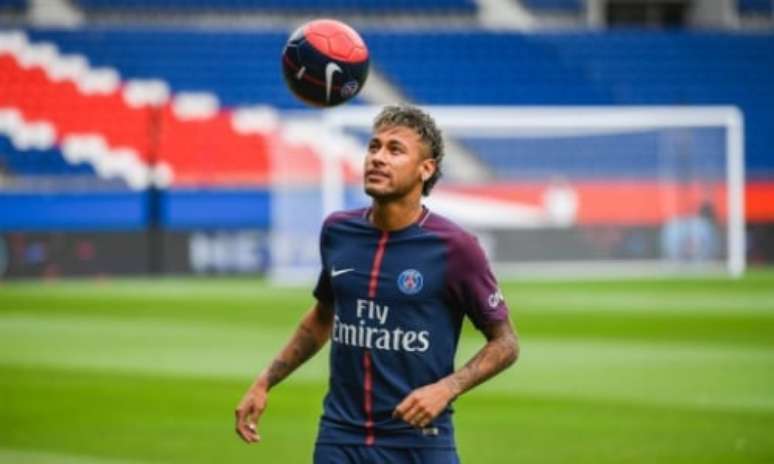 Neymar vai para o PSG: o sonho é alto (Foto: LIONEL BONAVENTURE / AFP)