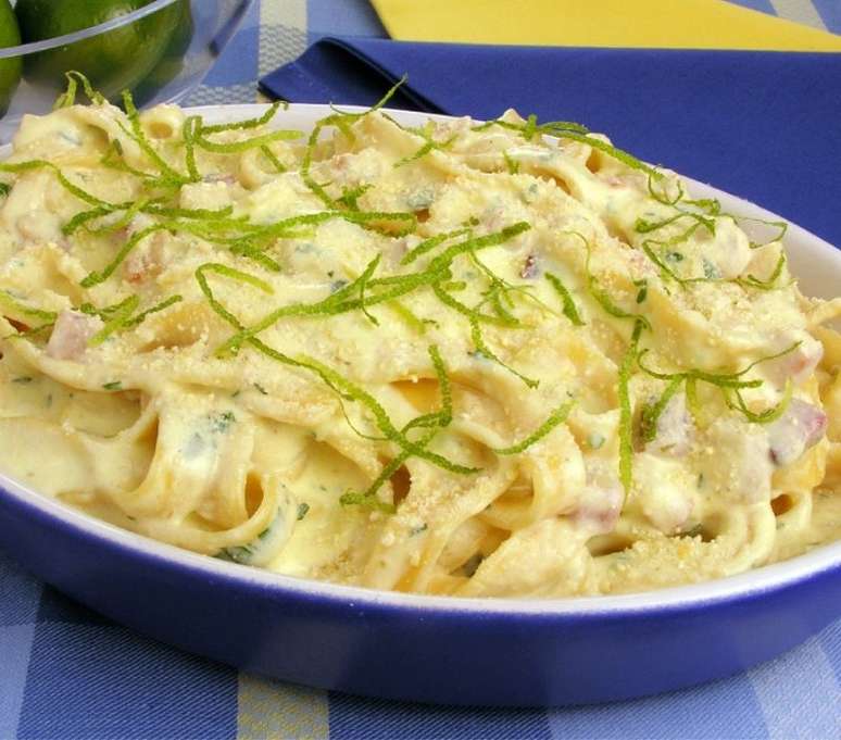 Talharim ao molho de lim&atilde;o com bacon (Reprodu&ccedil;&atilde;o / Guia Cozinha)